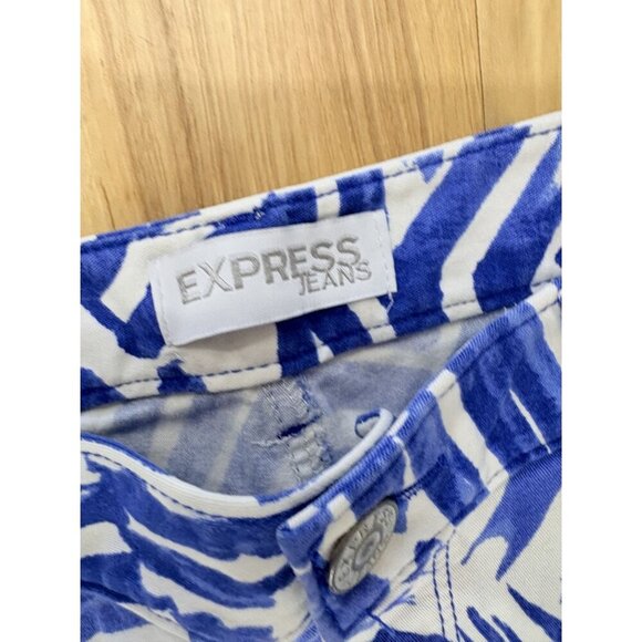 Express Womens Palm Print Blue & White Cutoff Jean Shorts Size 6 - Picture 2 of 4